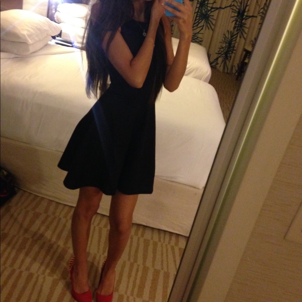 Black simple dress